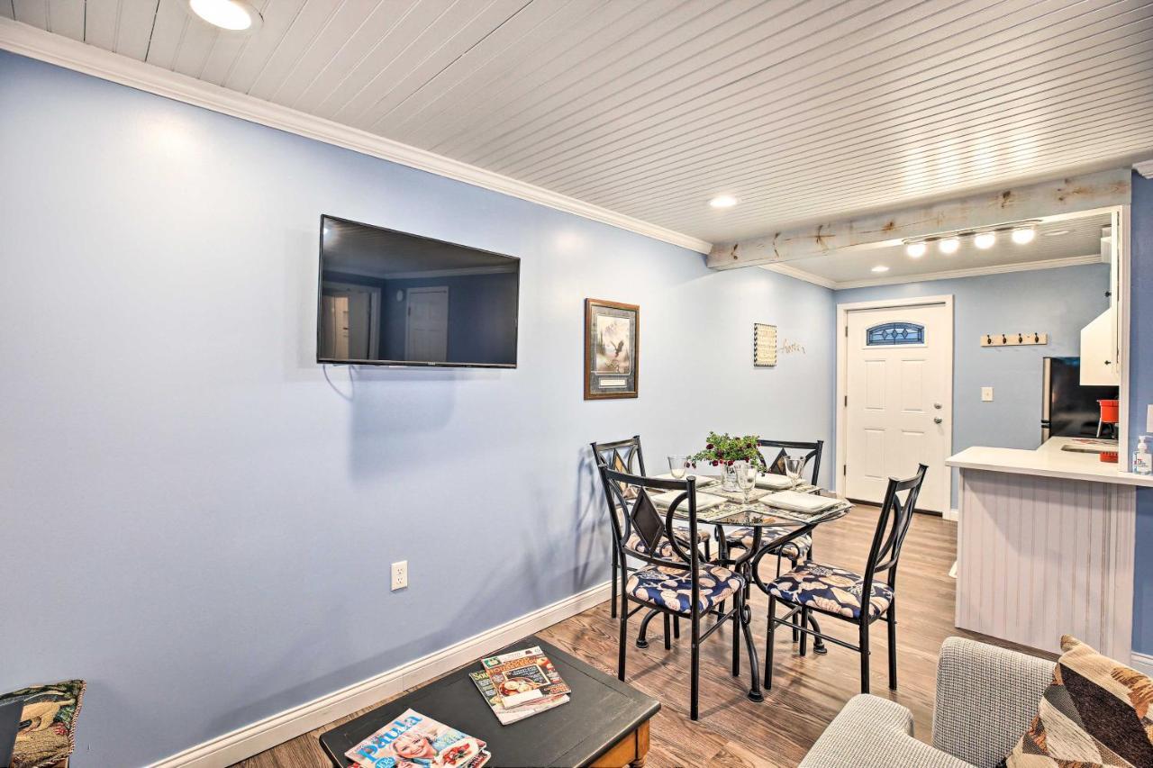 Updated Williamstown Apartment With Kitchen! Eksteriør billede