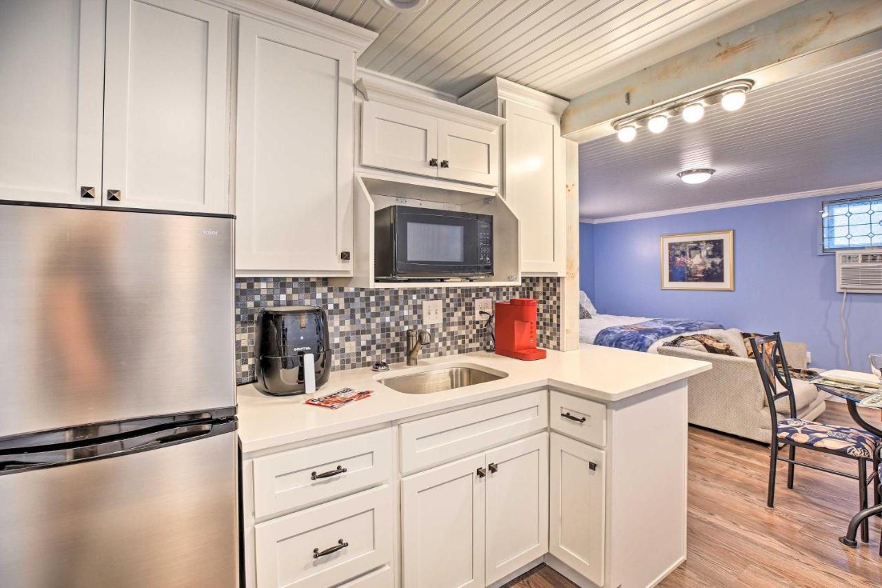Updated Williamstown Apartment With Kitchen! Eksteriør billede